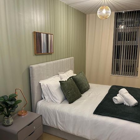 Central Birmingham City Apartment -Smart Tv - Free Parking Onsite エクステリア 写真