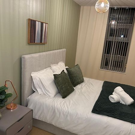 Central Birmingham City Apartment -Smart Tv - Free Parking Onsite エクステリア 写真