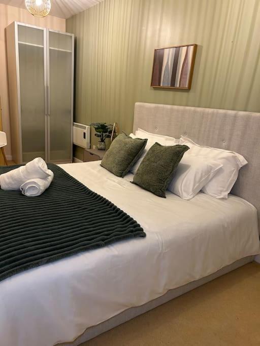 Central Birmingham City Apartment -Smart Tv - Free Parking Onsite エクステリア 写真