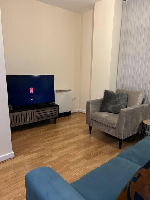 Central Birmingham City Apartment -Smart Tv - Free Parking Onsite エクステリア 写真