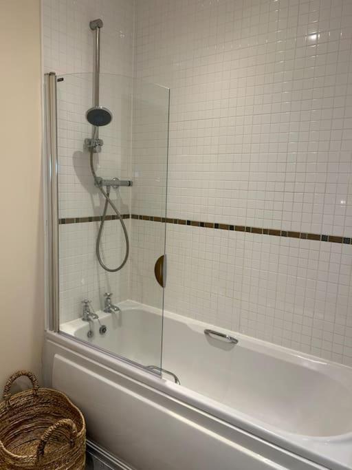 Central Birmingham City Apartment -Smart Tv - Free Parking Onsite エクステリア 写真